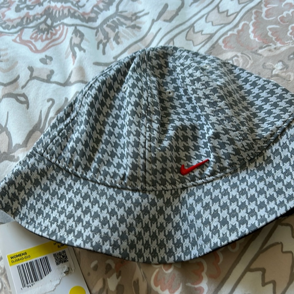 Nike houndstooth bucket hat